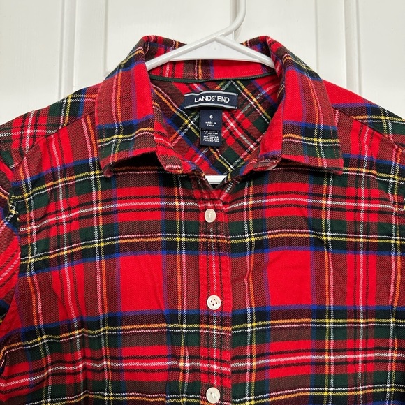 Lands End Women’s Flannel Small 6 Plaid Red Cotton Long Sleeve Button Down Shirt - Picture 2 of 7